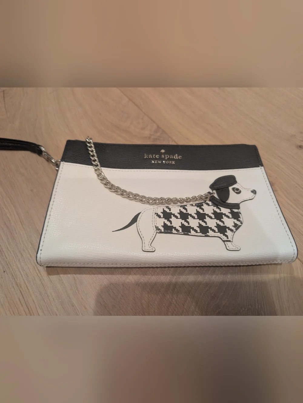 kate spade black and white wristlet